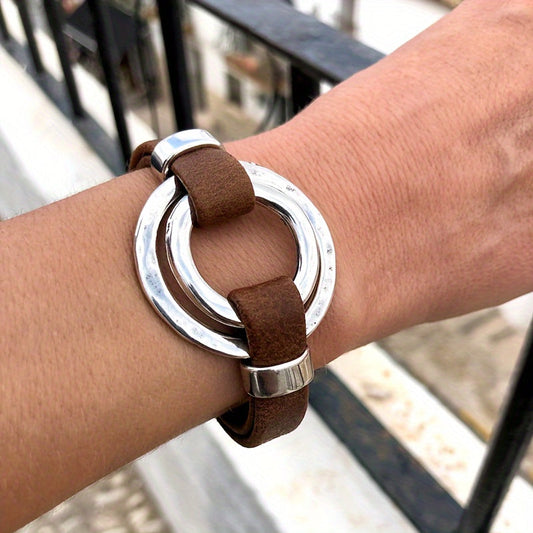 Pulseira Tira Castanha com Dois Aros Martelados