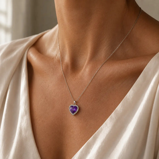 Colar Coração Roxo com Pedrinhas