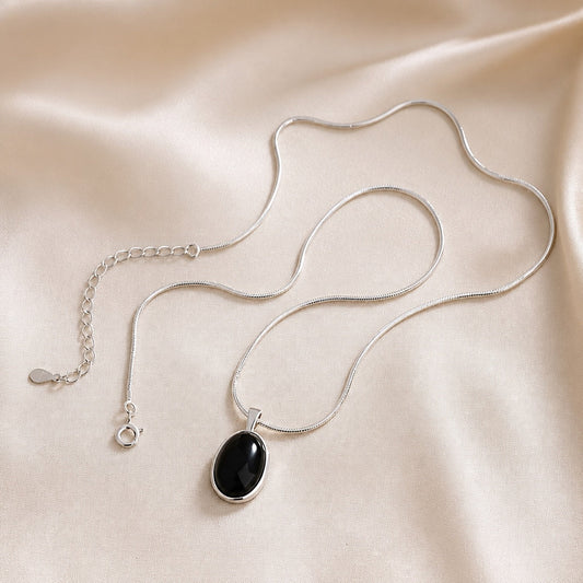 Colar Oval Preto em Corrente Cobra