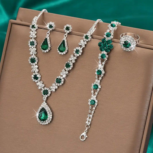 Conjunto Quatro Peças com Pedras Verdes