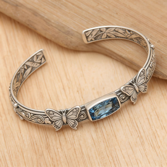 Pulseira Rígida Aberta Borboletas e Pedra Azul-Clara