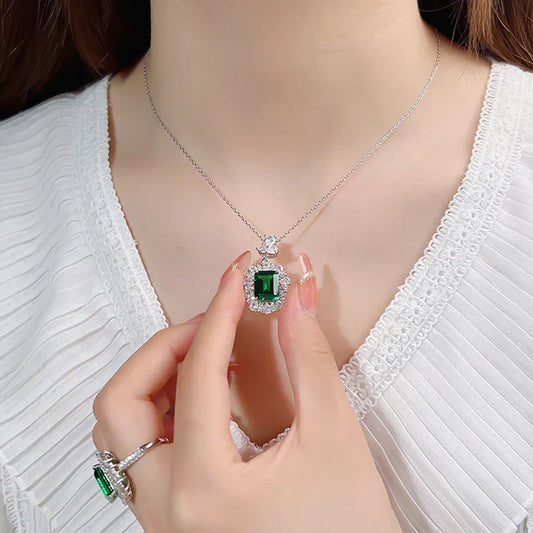 Colar Rectângulo Verde com Moldura de Gotas