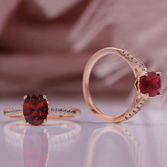 Anel Oval Vermelho-Escuro com Pedrinhas Brancas