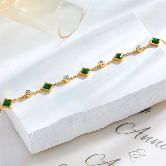 Pulseira Quadrados Verdes e Pedrinhas Brancas