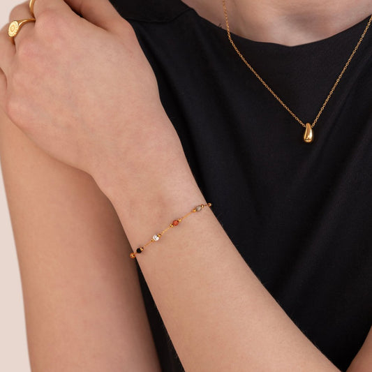 Pulseira Contas de Cores com Bolinhas Douradas
