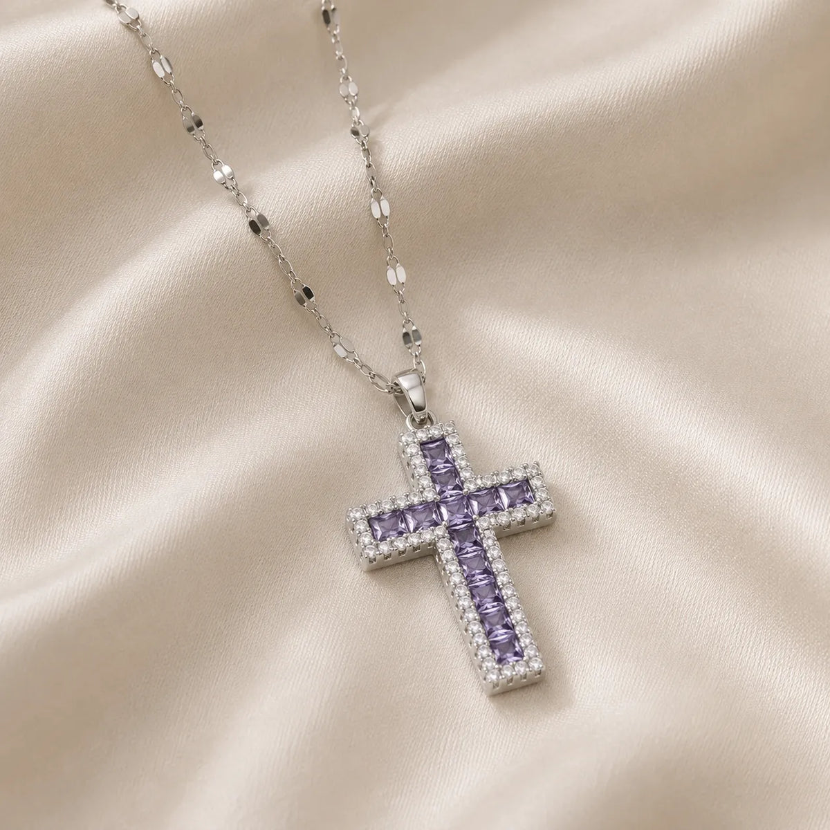 Colar Cruz com Pedras Roxas