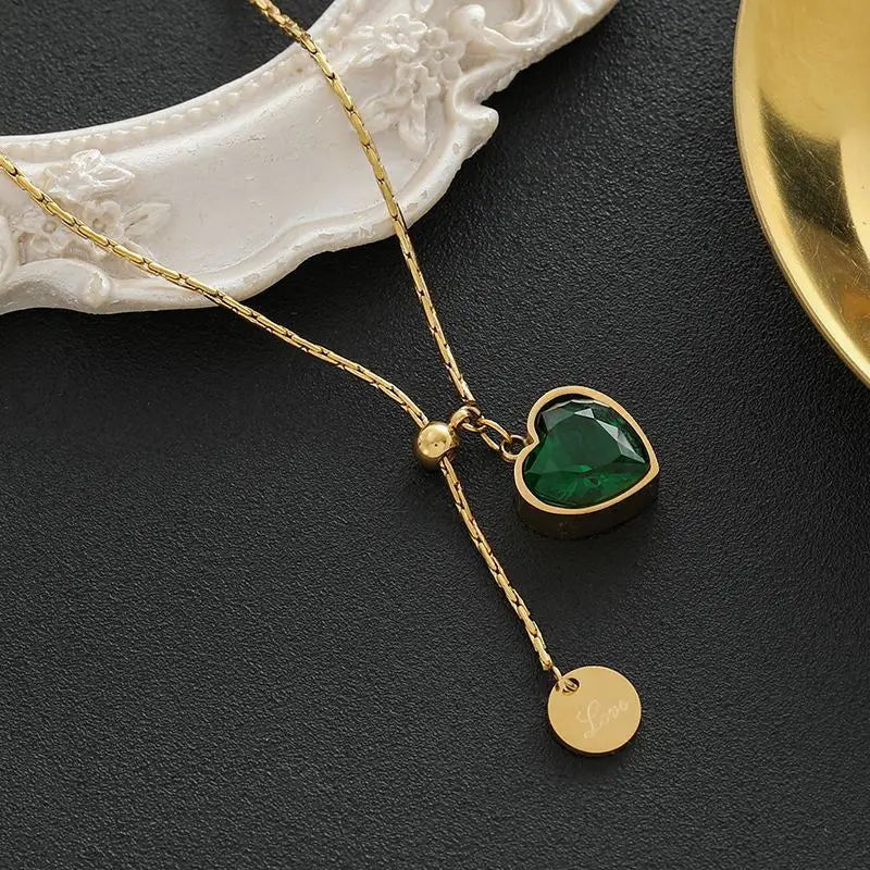 Colar Coração Verde com Medalhinha Love
