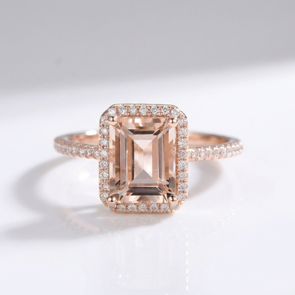 Anel Rectangular Cor de Pêssego com Orla de Pedrinhas
