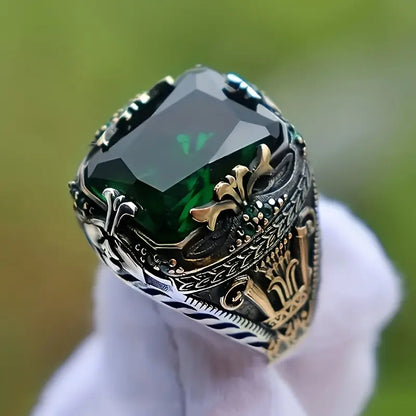 Anel Largo Bicolor com Flor-de-Lis e Pedra Verde