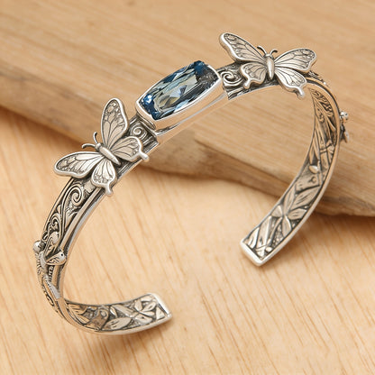 Pulseira Rígida Aberta Borboletas e Pedra Azul-Clara