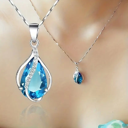 Colar Gota Azul com Faixa de Pedrinhas