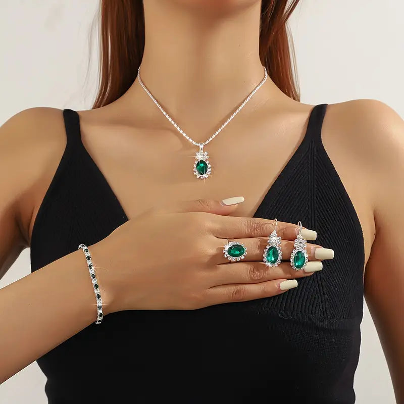 Conjunto Quatro Peças Oval Verde com Orla de Pedrinhas