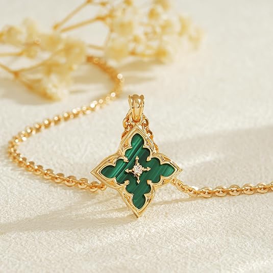 Colar Trevo de Quatro Pontas com Veios Verdes