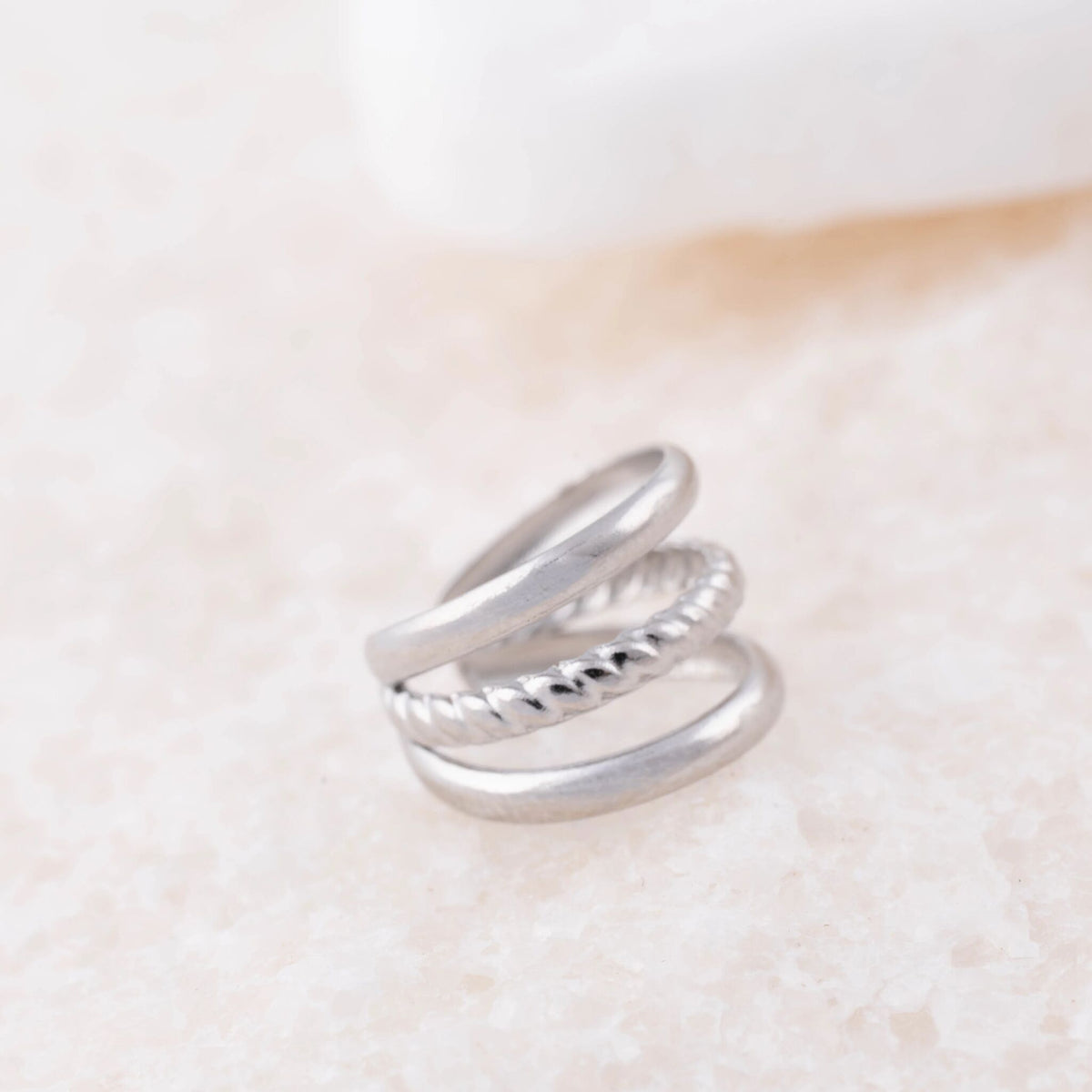 Ear Cuff Triplo com Linha Torcida