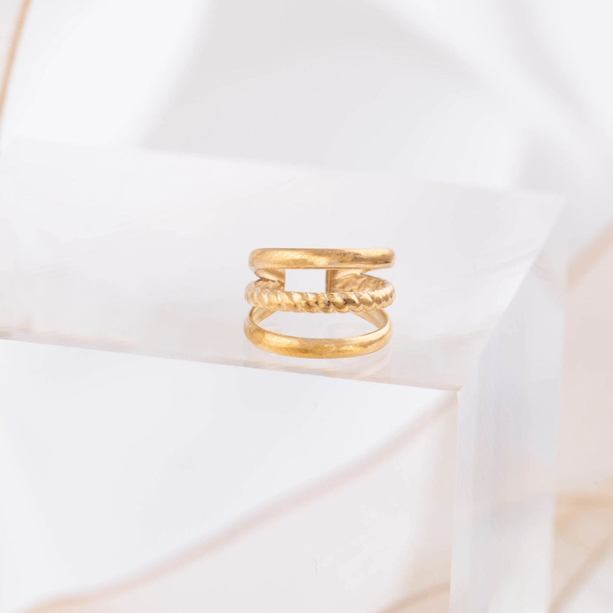 Ear Cuff Triplo com Linha Torcida
