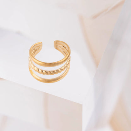 Ear Cuff Triplo com Linha Torcida