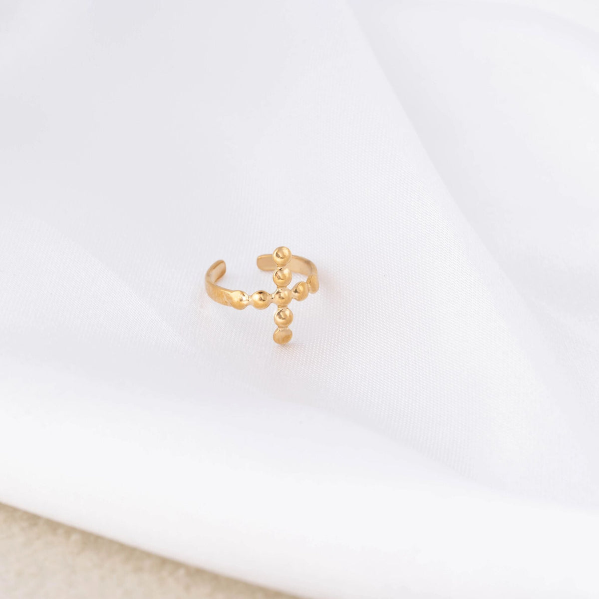 Ear Cuff Cruz de Bolinhas