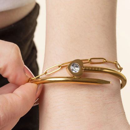 Pulseira Rígida Prego com Coração