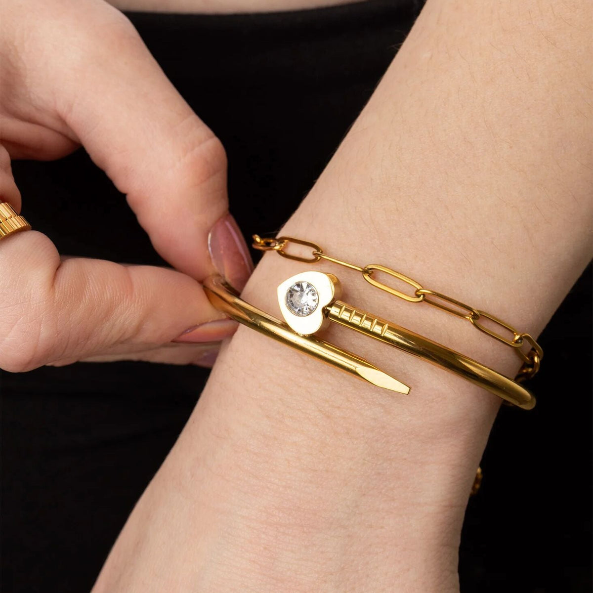 Pulseira Rígida Prego com Coração