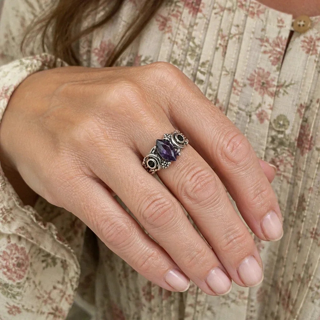 Anel Roxo com Duas Luas