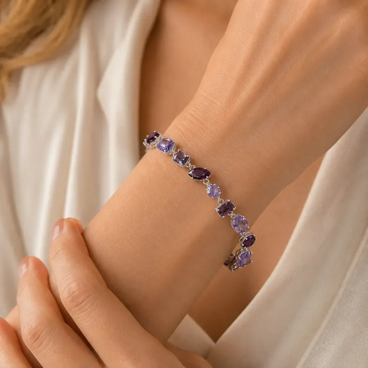 Pulseira Pedras Roxas de Várias Formas