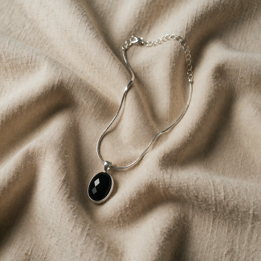 Colar Oval Preto em Corrente Cobra