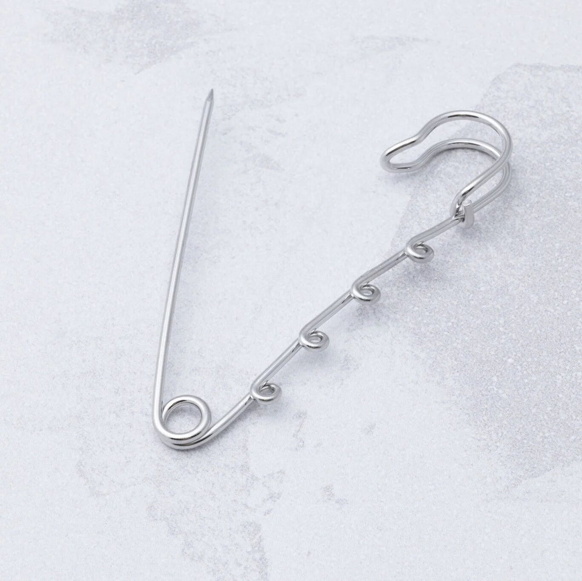 Broche Alfinete com Quatro Argolas