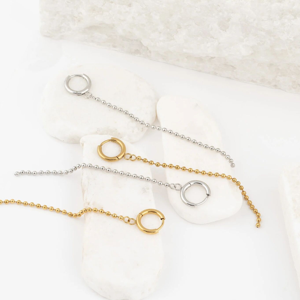 Brincos Argola com Corrente de Bolinhas
