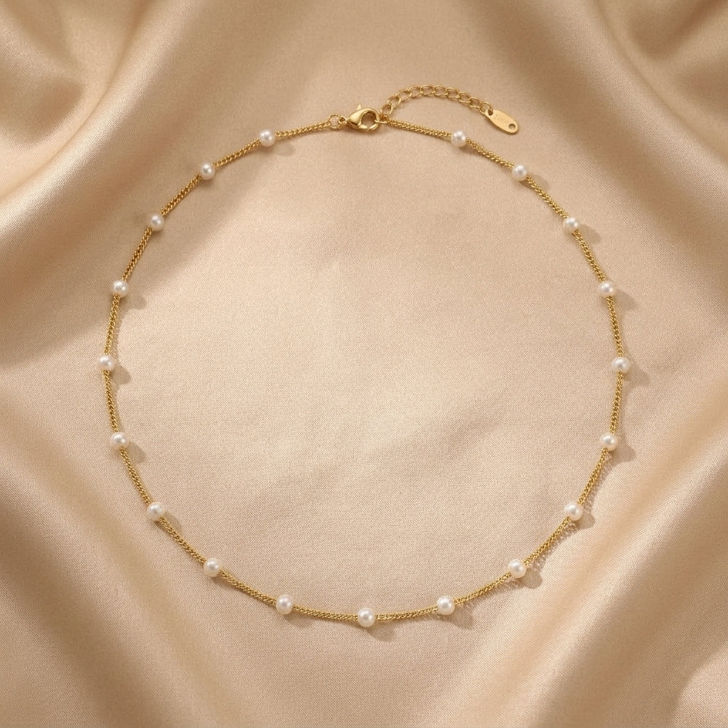 Colar Curto de Pérolas Espaçadas com Extensor