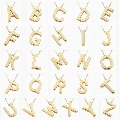 Colar Letra em Prateado ou Dourado