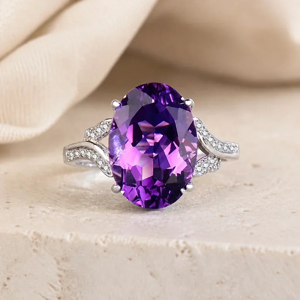 Anel Oval Roxo com Aro Dividido