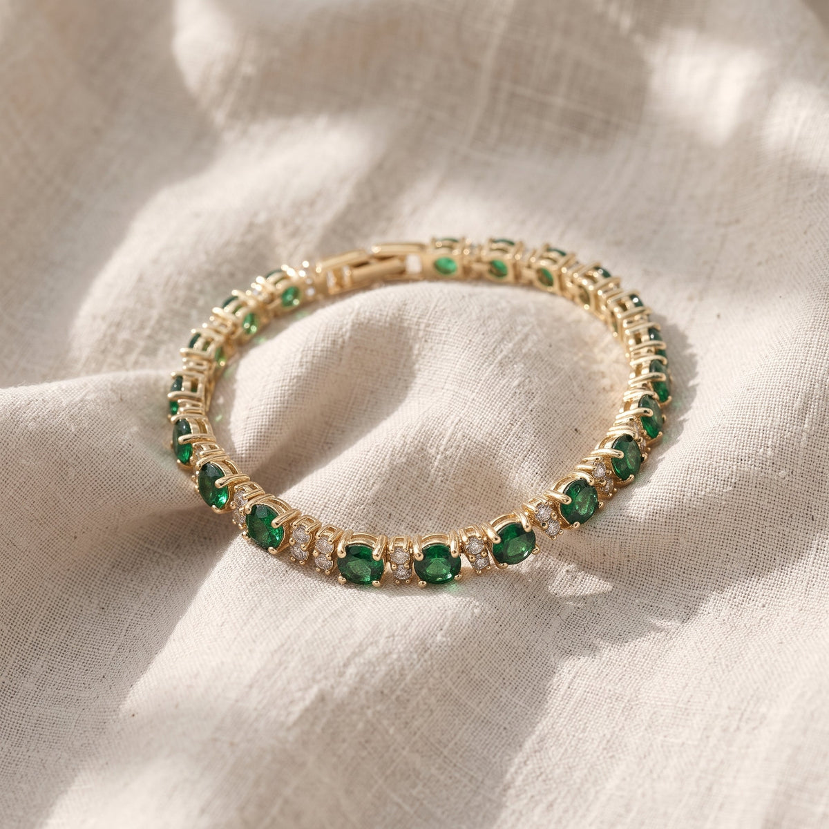Pulseira Riviera Verde com Pares de Pedrinhas Brancas