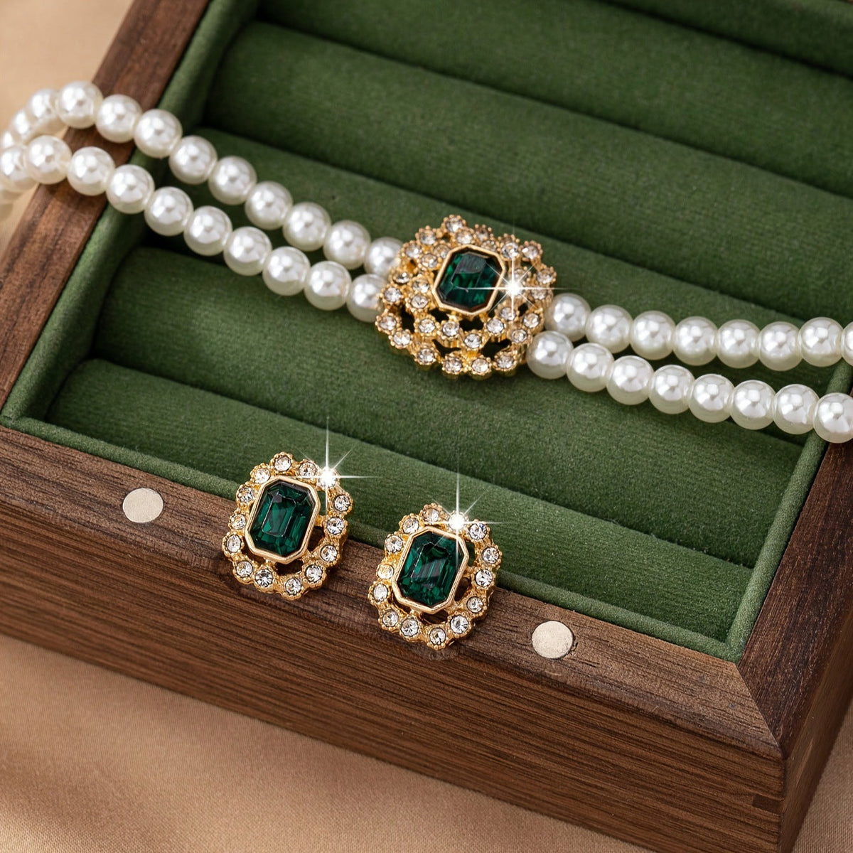 Conjunto Colar Duplo de Pérolas e Rectângulos Verdes