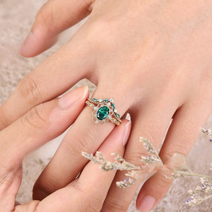 Conjunto Dois Anéis Oval Verde e Aro em V