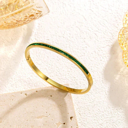 Pulseira Rígida com Fila de Pedrinhas Verdes