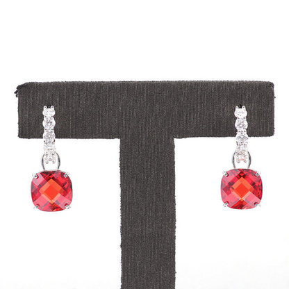 Argolas de Pedrinhas com Quadrado Vermelho