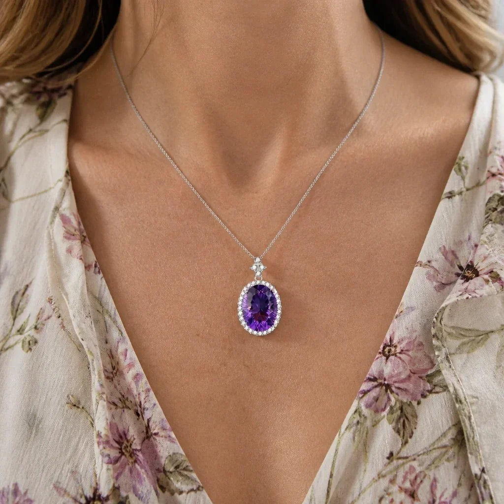 Colar Oval Roxo com Pedrinhas