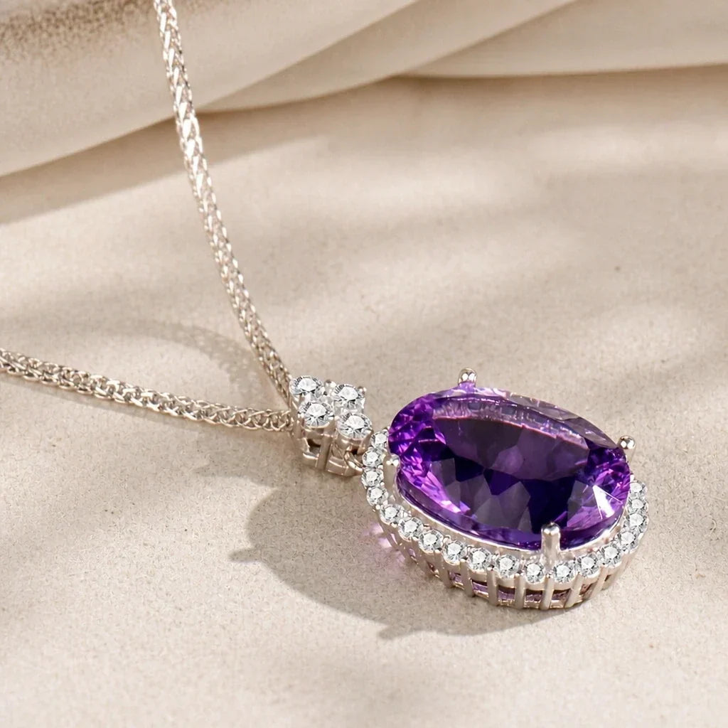 Colar Oval Roxo com Pedrinhas