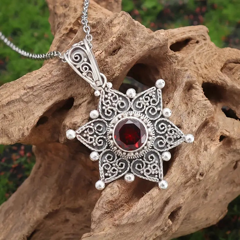 Colar Estrela de Filigrana com Pedra Vermelha