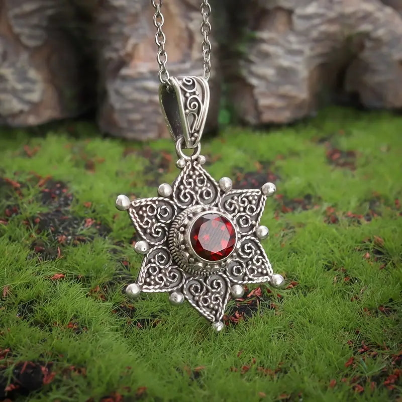 Colar Estrela de Filigrana com Pedra Vermelha
