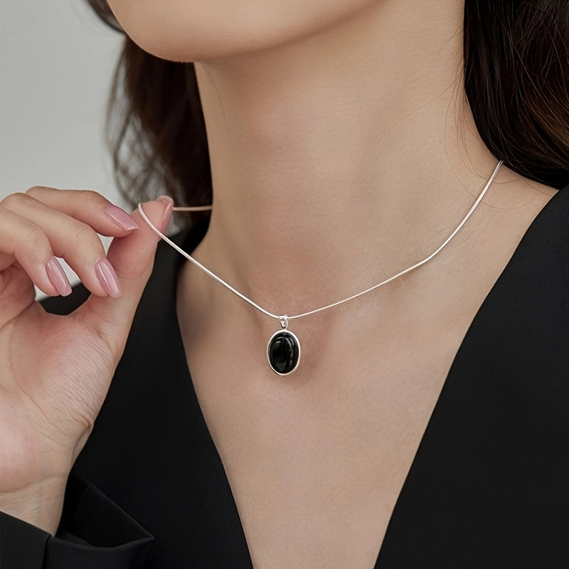 Colar Oval Preto em Corrente Cobra