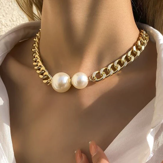 Colar Barbela Grossa com Duas Pérolas
