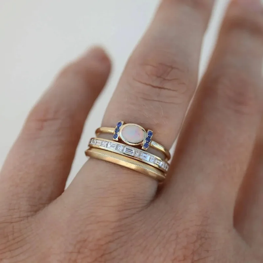 Conjunto Três Anéis com Pedra Leitosa
