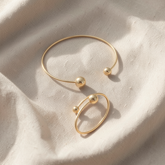 Conjunto Colar Rígido e Pulseira com Bolas